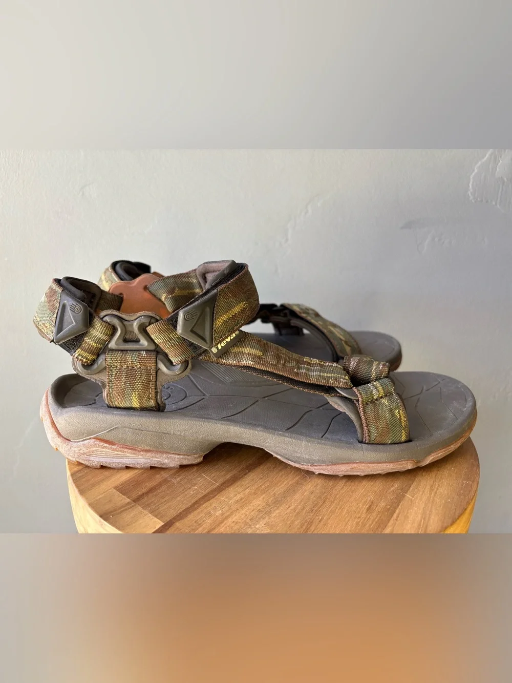 Teva Men's Sandals ~ Size 10